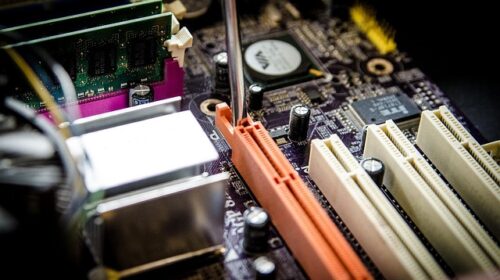 İzmir Alsancak bilgisayar servisi anakart tamiri sırasında detaylı inceleme