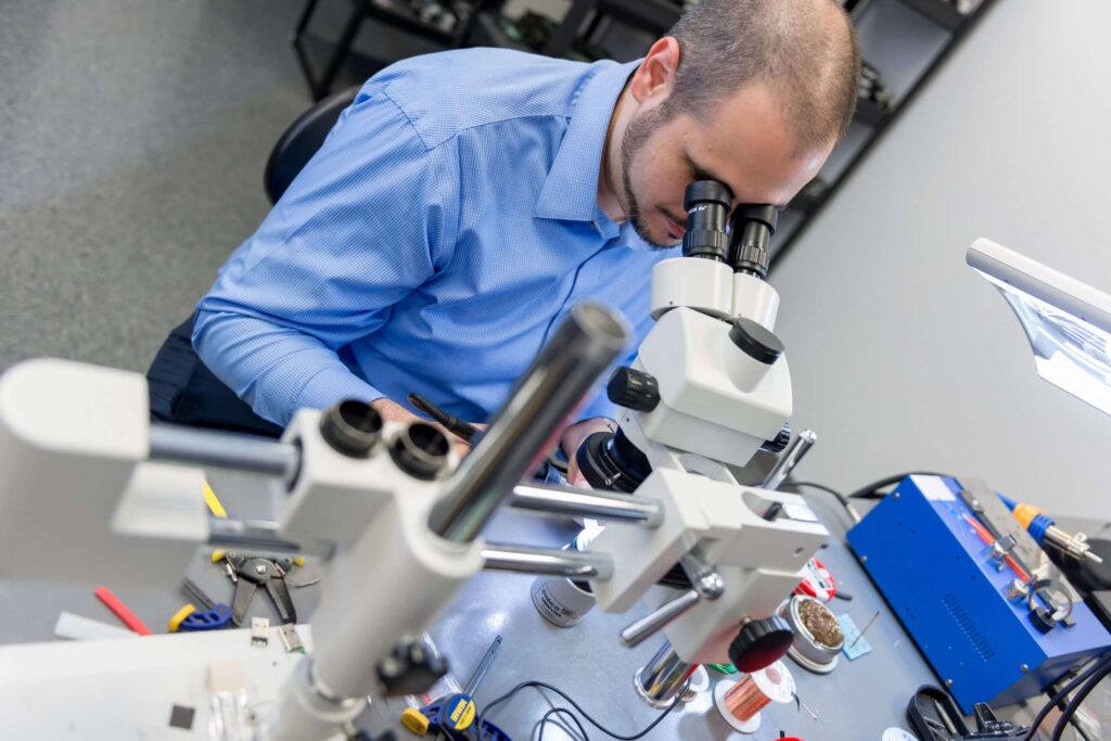 İzmir Alsancak’ta Alsancak Bilgisayar tarafından sunulan profesyonel SSD kurtarma hizmeti